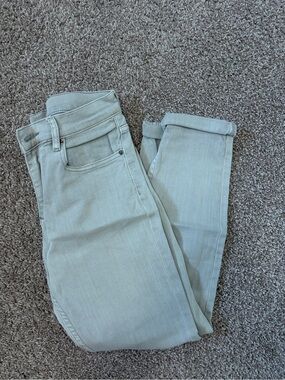 Marine Layer Men’s slim light wash Jeans